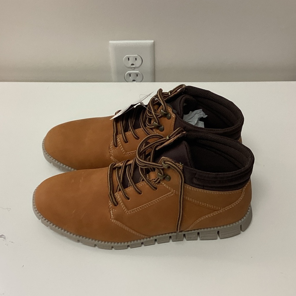 Deer stags Men's Tan Leather Boots with Dark Brown Accents size 8.5 - Picture 3 of 6